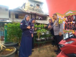 Bhabinkamtibmas Mangga Dua Selatan Aiptu Arifin Pantau Program Ketahanan Pangan di RPTRA Madusela