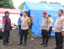 Kapolsek Kemayoran Mengecek kelayakan Tempat Tidur, MCK dan Dukungan Air Bersih dan Arus Listrik Posko Pengungsian Korban Kebakaran