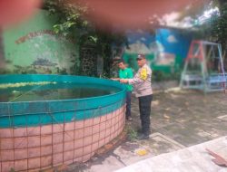 Bhabinkamtibmas Johar Baru Bersinergi dengan Masyarakat dalam Monitoring Budidaya Ikan Nila untuk Ketahanan Pangan