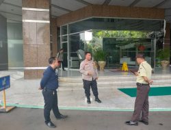 Bhabinkamtibmas Cek Kesiapan Malam Ibadah Natal di Gereja Wilayah Senen