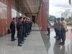 Polsek Kemayoran Lakukan Pengamanan Kegiatan Pertunjukan Musik Bigbang Di Jiexpo Kemayoran