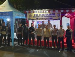 Pengamanan Malam Hari Ops Lilin Jaya 2024: Personil Polsek Johar Baru dan Polres Metro Jakarta Pusat di Pos Pam Natal dan Tahun Baru 2025 Kota Paris