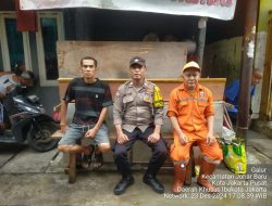 Patroli Dialogis Menjelang Libur Nataru Bhabinkamtibmas Galur Sambang Ketua RT dan PPSU