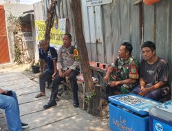 Kekompakan Bhabinkamtibmas Pasar Baru Dan Babinsa Lakukan Sambang Serap Aspirasi Warga Terkait Kamtibmas
