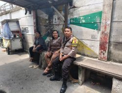 Ngobrol Kamtibmas Bersama Warga Dan Bhabinkamtibmas Gunung Sahari Utara Di Warung Kopi