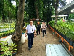 Personel Polsubsektor Monas Timur Gelar Patroli Dialogis di Stasiun Gambir