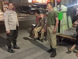 Bhabinkamtibmas Kebon Kelapa Sampaikan Himbauan Keamanan di Pos Kamling RW 03