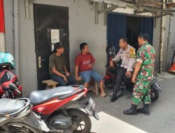 Kerjasama Bhabinkamtibmas Pasar Baru Dan Babinsa Sambangi Warga