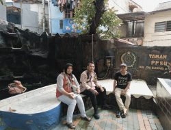 Bhabinkamtibmas Gunung Sahari Utara Sambangi Warga Di Taman Kelurahan