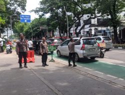Pelayanan Polri Untuk Jemaah Sholat Jumat di Masjid Istiqlal