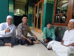 Sambang Dialogis Selesai Sholat Jumat, Bhabinkamtibmas Galur Sampaikan Pesan Kamtibmas kepada Jamaah Masjid Nurul Islam”