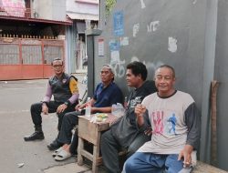 Patroli Dialogis Bhabinkamtibmas Kampung Rawa Interaksi dan Komunikasi Sosial Kamtibmas dengan Warga