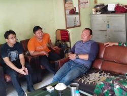 Bhabinkamtibmas Cempaka Putih Timur Bersama Babinsa Sambangi Warga