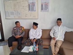 Bhabinkamtibmas Gelora Silahturahmi DKM Masjid Al Manar Selesai Melaksanakan Sholat Dzuhur