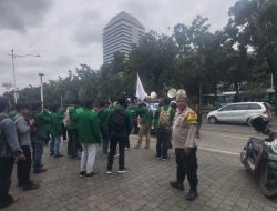 Polisi Amankan Aksi Unjuk Rasa Mahasiswa di Sekitar Monas, Situasi Kondusif