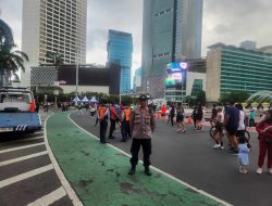 Personil Humas Menteng Pemantauan Dan Himbauan Kamtibmas Giat Car Free Day Bundaran HI
