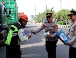 Satbinmas Dan Bhabinkamtibmas Bagikan Sarapan Gratis, Untuk Satpam
