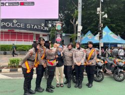 Polwan Polres Metro Jakarta Pusat Sosialisasikan Keamanan dan Ketertiban di CFD Bundaran HI