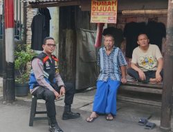 Patroli Dialogis Menyambut Bulan Suci Ramadhan Bhabinkamtibmas Kampung Rawa Sambangi Ketua RT dan Warga
