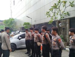 Polsek Metro Gambir dan Polda Metro Jaya Siagakan Personel untuk Pengamanan Unjuk Rasa di Gedung PT Pelni