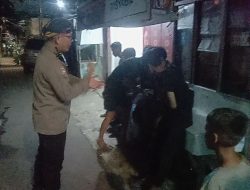 Patroli Bersama RW 05, Bhabinkamtibmas Karet Tengsin, Pokdarkamtibmas Dan FKDM Jelang Subuh Di Bulan Ramadhan