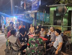 Patroli Bersama Ramadhan Perbatasan Kelurahan Gelora Dan Grogol Utara Dalam Rangka Antisipasi Tawuran