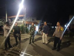 Bersinergi Jaga Kamtibmas Di Pos Singgah Ramadhan RW 09 Kelurahan Petamburan