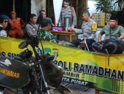 Jaga Keamanan Ramadan, Bhabinkamtibmas dan 3 Pilar Gelar Pengamanan di Pos Singgah Petojo Utara