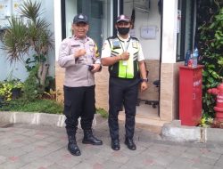 Bhabinkamtibmas Kelurahan Duri Pulo Sambangi Petugas Keamanan, Sampaikan Imbauan Kamtibmas