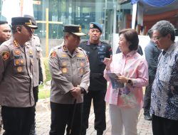 *Kapolda Metro Jaya Tinjau Pengamanan Paskah di Gereja Katedral Jakarta*