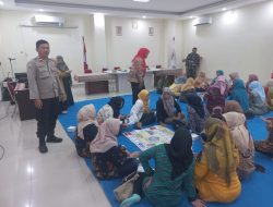 Petugas Polri Berikan Penyuluhan Tentang Bahaya Narkoba Kepada PKK Kebon Kacang