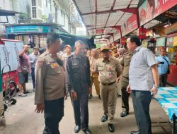 Bhabinkamtibmas Kebon Sirih, Dampingi Pihak Walikota Jakpus Pendataan Pedagang Kuliner Kampung 5 Sabang