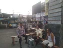 Wujudkan Keamanan, Kapolsubsektor Galur Patroli di Tengah Aktivitas Pasar