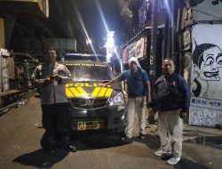 Perbatasan Aman” Dengan Patroli Jalan Kaki Polsek Sawah Besar Cegah Tawuran Di Pemukiman Warga