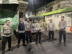 Patroli Cipta Kondisi Polsek Johar Baru: Perangi Premanisme dan Amankan Wilayah dari Kejahatan Jalanan