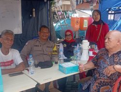 Bhabinkamtibmas Monitoring Posko Pengungsian Korban Kebakaran di Kebon Kelapa