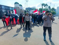 Pastikan Aman, Kapolsubsektor Palmerah Berikan Arahan Kepada Personel Pengamanan Unras Di Gedung DPR RI