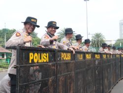 Polres Metro Jakarta Pusat Gelar Latihan Peningkatan Kemampuan Penggunaan Barrier Taktis