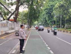 Pelayanan Prima Polri Pagi Hari Polsek Sawah Besar, Lakukan Pengaturan Arus Lalulintas