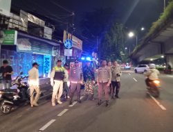 Nenek Mondar-Mandir Depan SPBU di Kemayoran, Polisi Turun Tangan