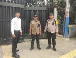 Jalin Kekompakan, Bhabinkamtibmas Gondangdia Sambang ke Kantor Bawaslu RI