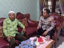Dekatkan Diri dengan Warga, Wakapolsek Cempaka Putih Sambangi Ketua Rt