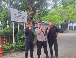 Bhabinkamtibmas Pegangsaan Sambangi Pos Pamdal DPP Partai DEMOKRAT, Perkuat Koordinasi Dan Himbauan Kamtibmas