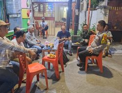 Bhabinkamtibmas Kartini Sambang Ketua LMK, Sampaikan Imbauan Kamtibmas