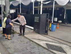 Sentuhan Humanis Patmor Menteng, Bantu Lansia Beribadah di Gereja GPIB Paulus