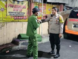 Jalin Koordinasi dengan Awak Kamling, Bhabinkamtibmas Tinjau Keamanan Lingkungan RW 03