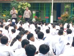 Polsek Cempaka Putih Berikan Penyuluhan Kamtibmas di SMPN 118 Jakarta dalam Kegiatan MPLS