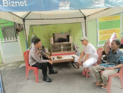Bhabinkamtibmas Kebon Kacang Saling Koordinasi Dengan Ketua RW 01 Memastikan Wilayah Kondusif