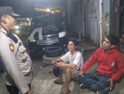 Patroli Dini Hari, Kapolsubsektor Galur Sampaikan Pesan Kamtibmas ke Warga RW 003