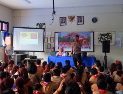 Polisi Edukasi Siswa Baru SMPN 181 Jakarta “Generasi Yang Berkualitas Menghindari Kenakalan Remaja dan Waspada Judi Online”